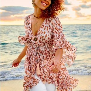 NWT CLASSIC CHEETAH PRINT KIMONO TOP